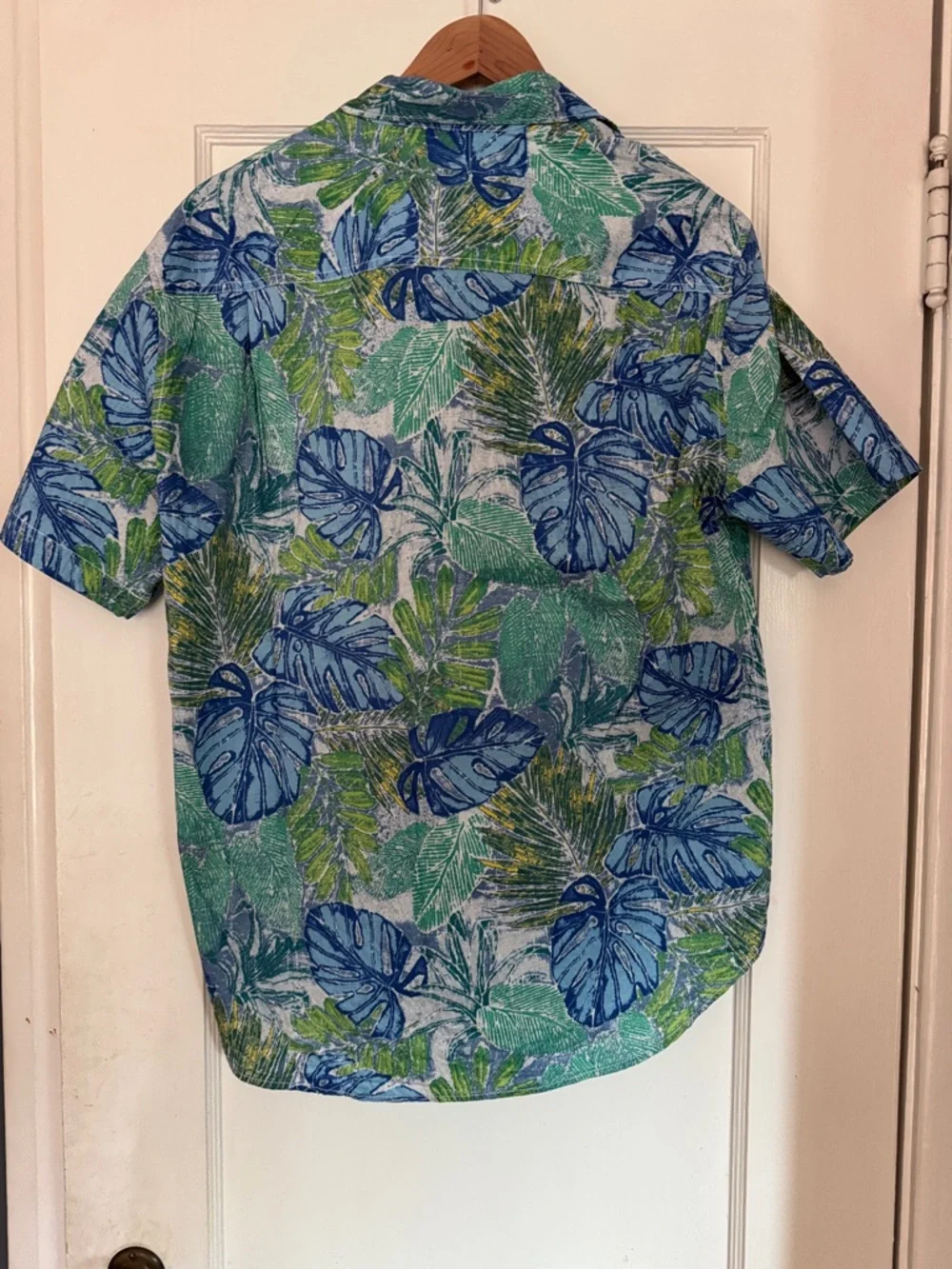 Tommy Bahama Blue and Green Tropical Leaf Short-Sleeve Button-Down Shirt - Picture 3 of 5